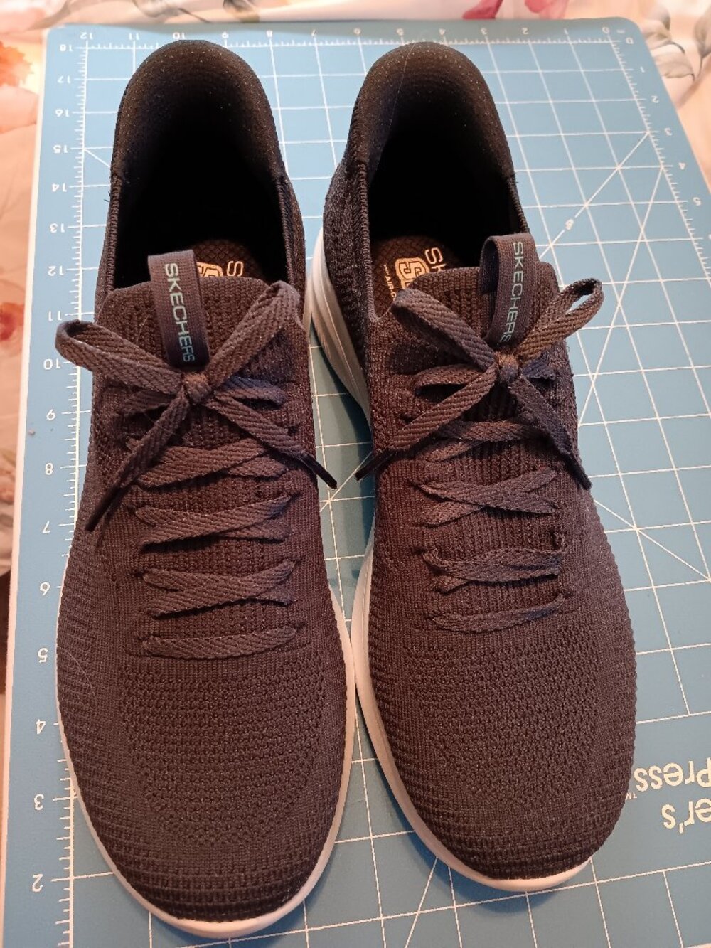 Ladies skechers shoes